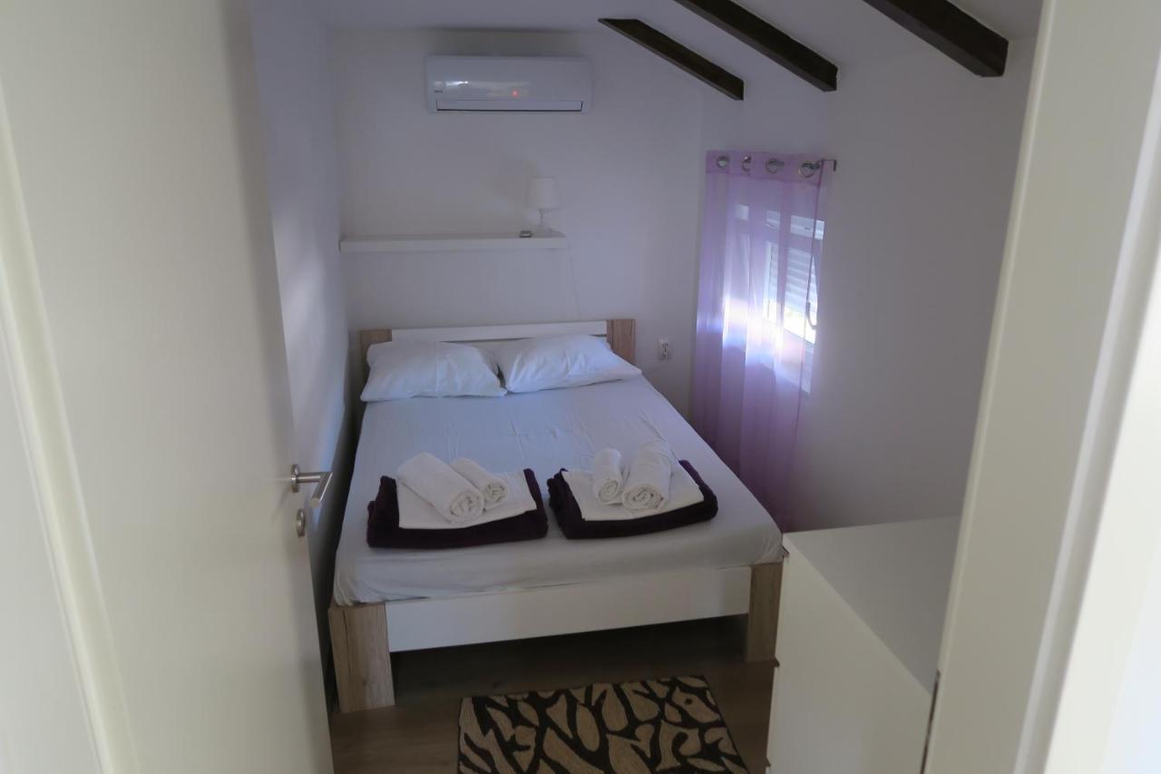 Holiday Home Ljubicic Baška Exteriör bild
