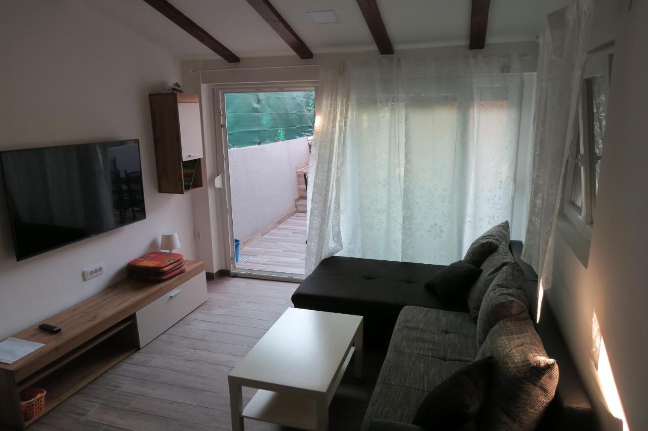 Holiday Home Ljubicic Baška Exteriör bild