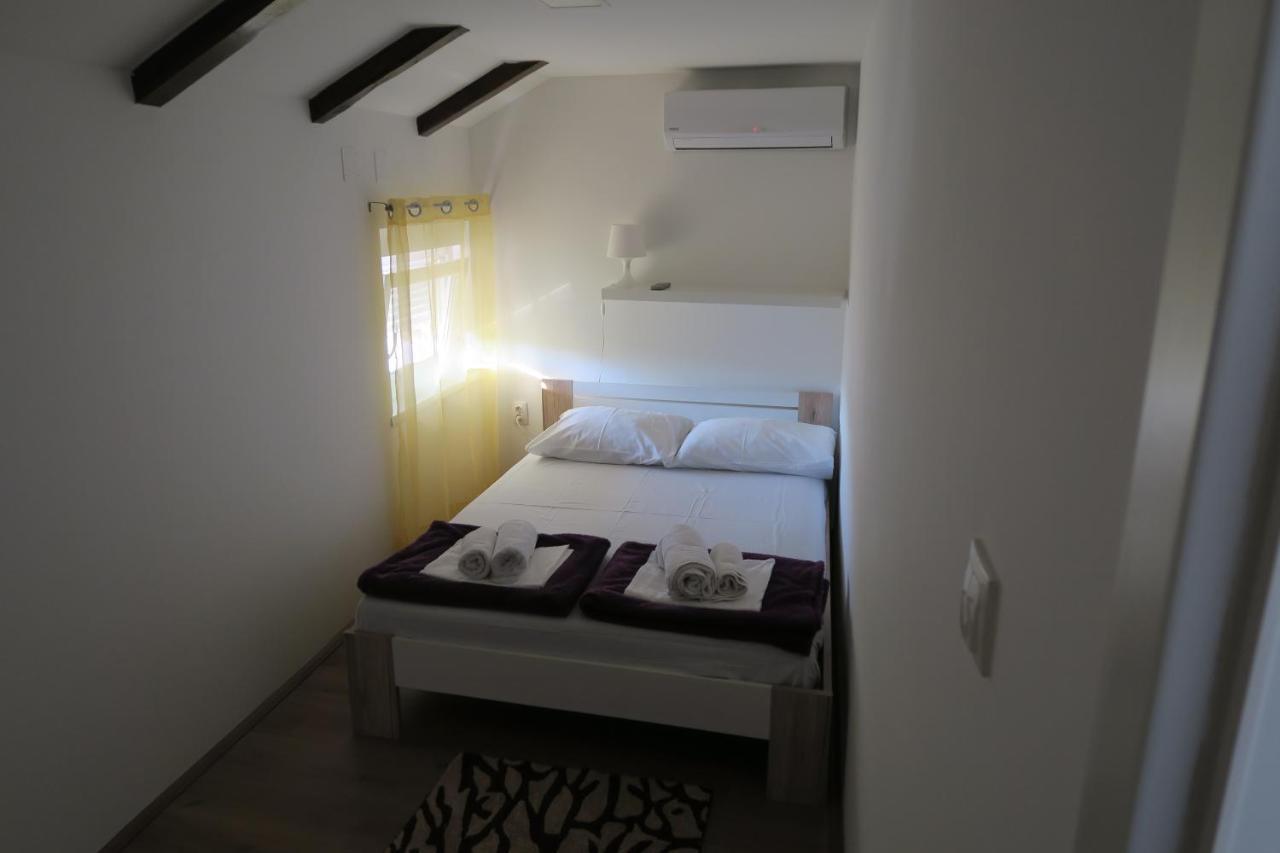 Holiday Home Ljubicic Baška Exteriör bild